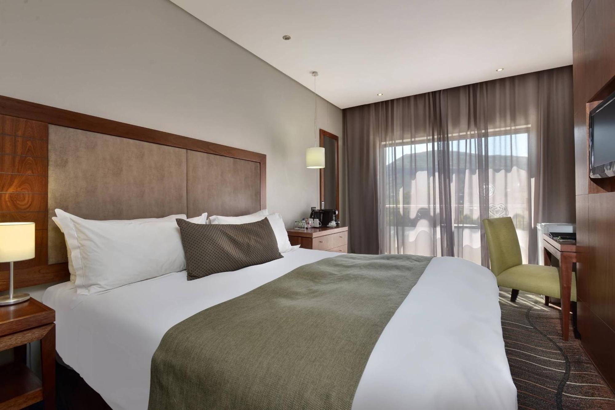 Protea Hotel By Marriott Clarens Exterior photo