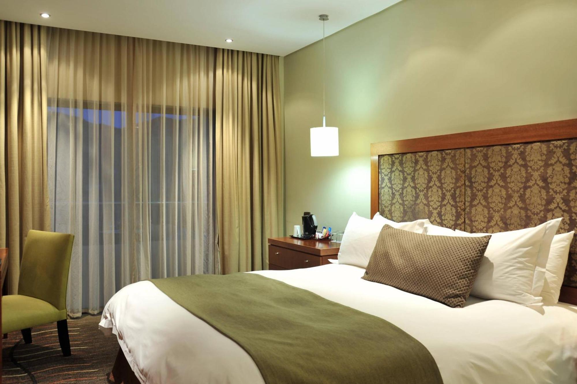 Protea Hotel By Marriott Clarens Exterior photo